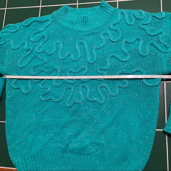 Gorgeous Vintage Sweater - Picture 2 of 5